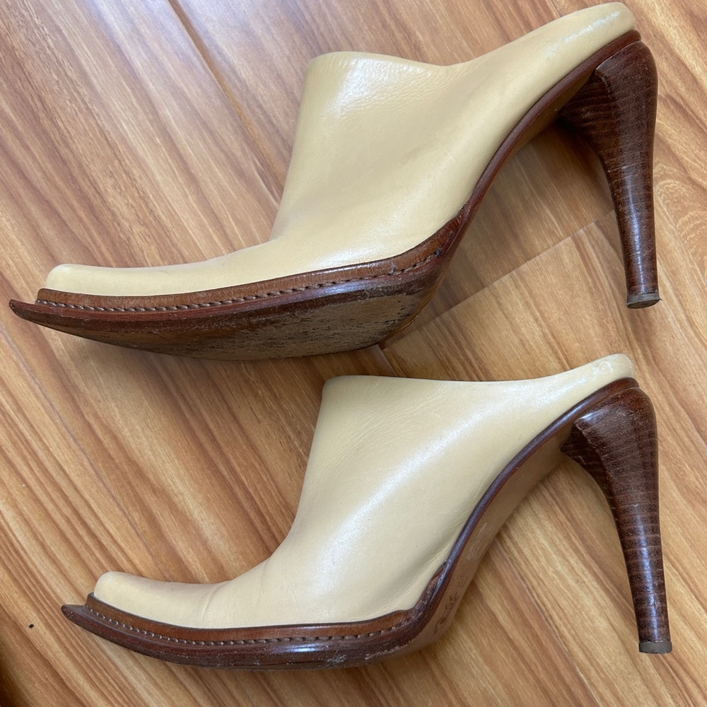 Mayis vintage Italian leather pointy toe heal in taupe